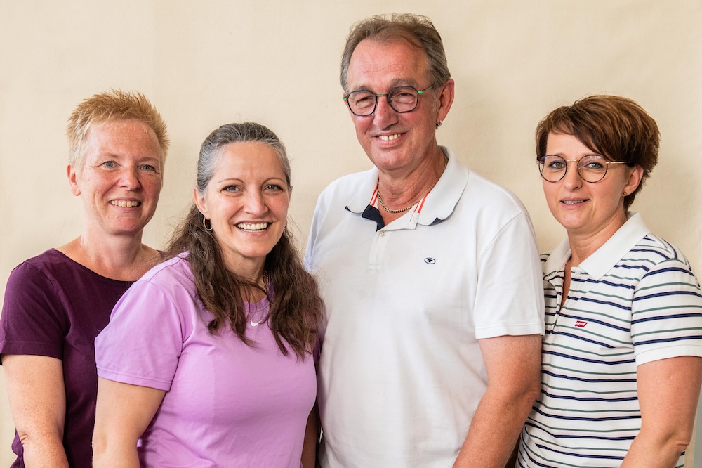 wellness-massgeoel-auf-hand